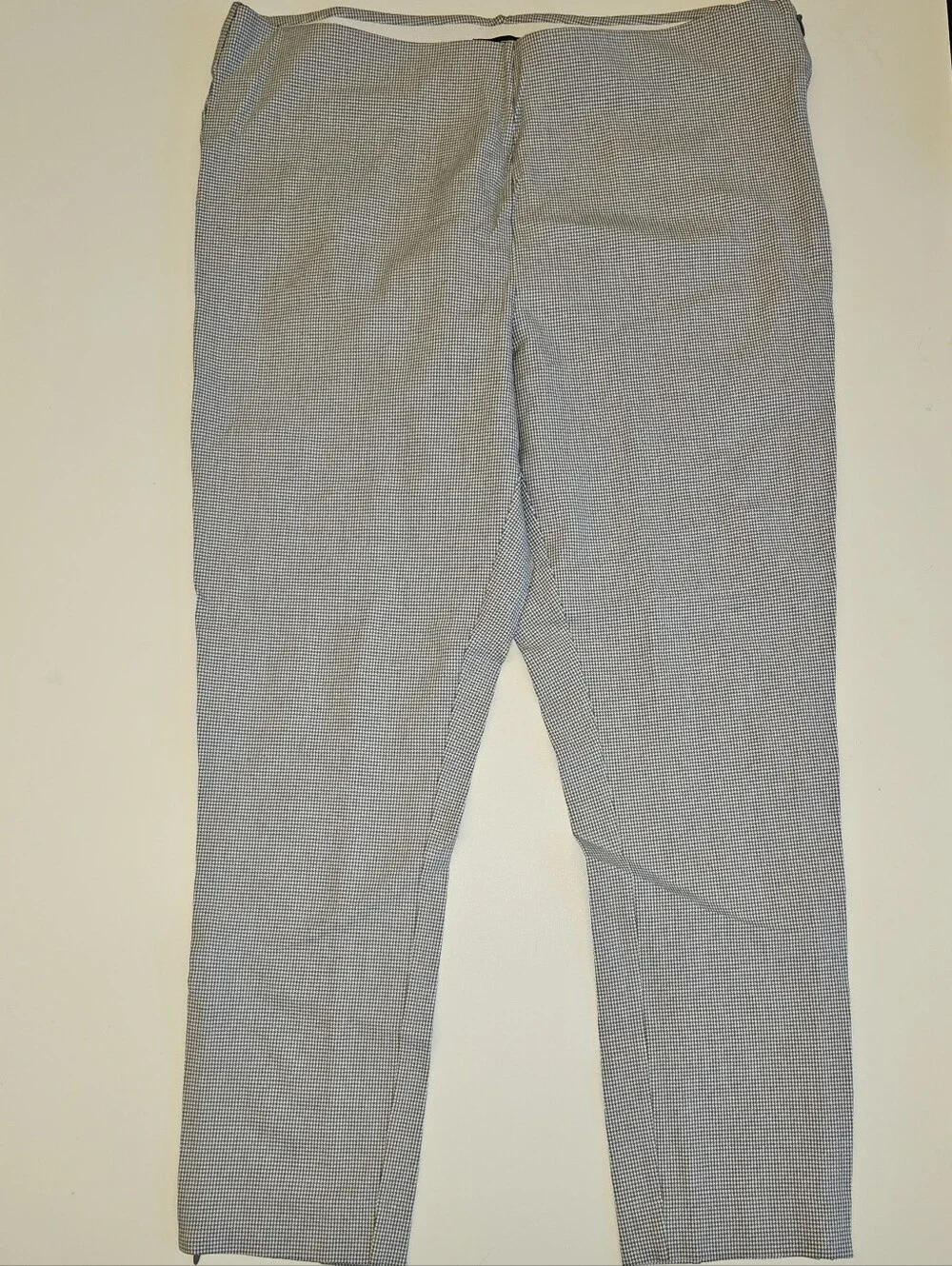 NWOT | 12 | LOFT | Gray White Micro Houndstooth Slim Ankle Pants